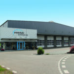 Neubau der Halle Wiederkehr in der Farbe grau.