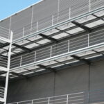 Treppentürme mit Gitterroste und Staketengeländer von Maxx