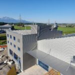 Neubau der Werkhalle und der Bürogebäude.